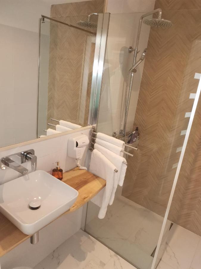 Motyl Apartamenty Studio Lub Pokoj Z Lazienka Bytom Exterior photo